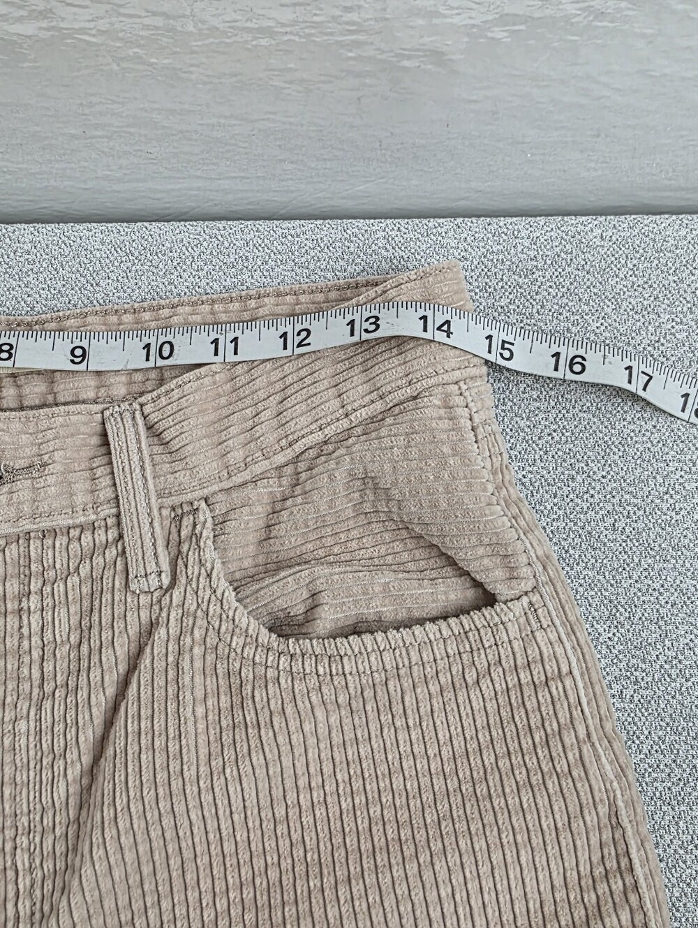 Levi's Ribcage Straight Button Fly Corduroy Pants Jeans Beige Wmn's 29 - Picture 8 of 10